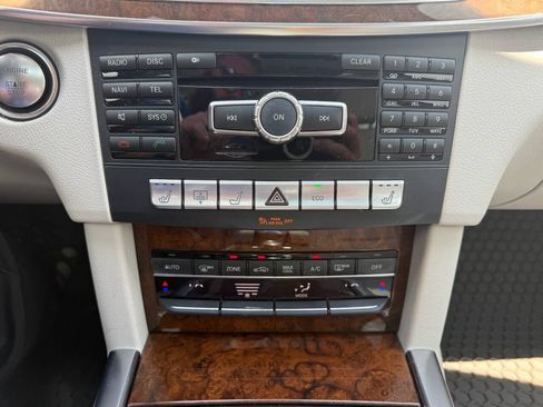 Used 2014 Mercedes-Benz E 350 Sedan image 23