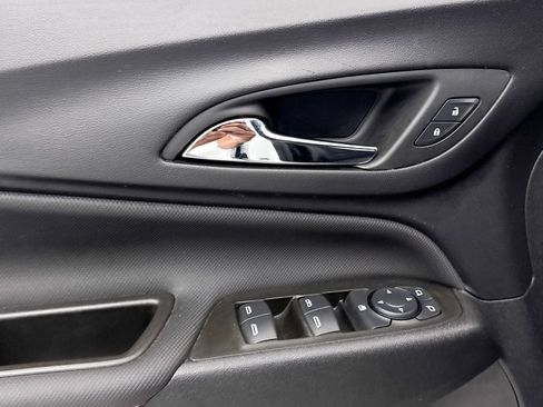 Used 2024 Chevrolet Equinox RS FWD image 28