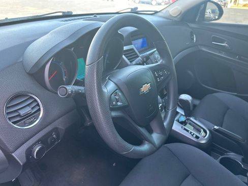 Used 2016 Chevrolet Cruze LT image 23