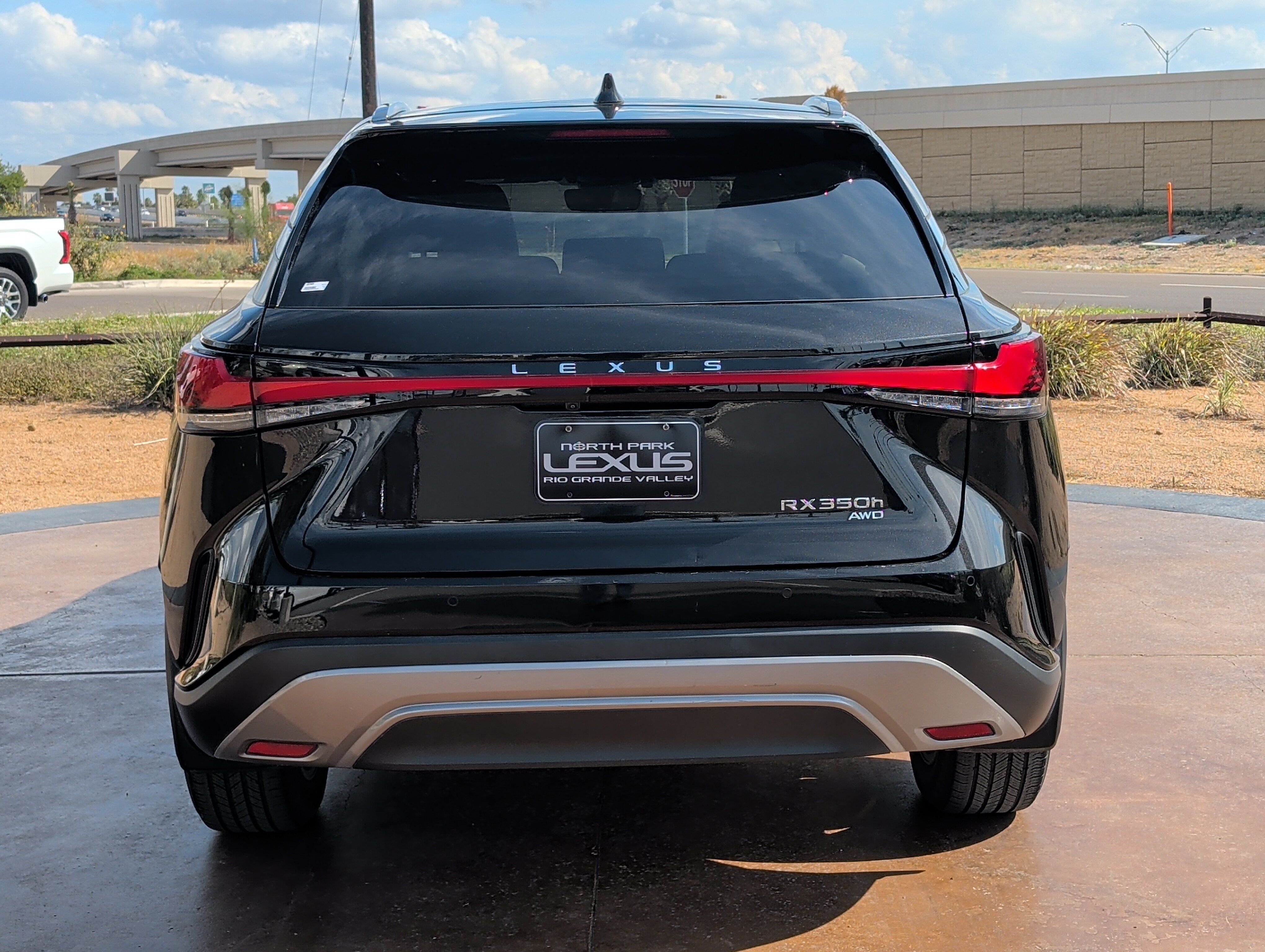 Used 2024 Lexus RX 350h w/ Accessory Package (Z1) AWD/4WD image 3