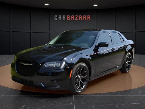 Used 2019 Chrysler 300 Touring w/ Sport Appearance Package image 1