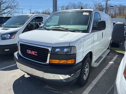 Used 2024 GMC Savana 2500 w/ Driver Convenience Package RWD image 3