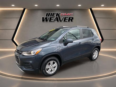 Certified 2022 Chevrolet Trax LT w/ Driver Confidence Package AWD/4WD image 2