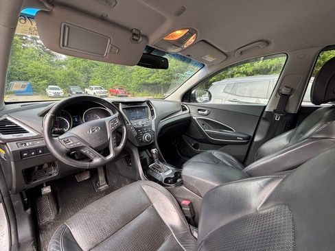 Used 2018 Ford Explorer XLT w/ Equipment Group 201A AWD/4WD image 13