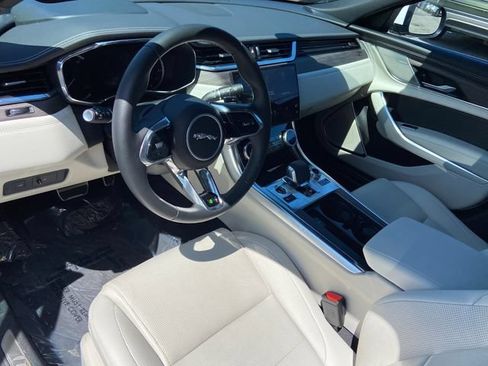 Used 2023 Jaguar XF R-Dynamic SE AWD/4WD image 22