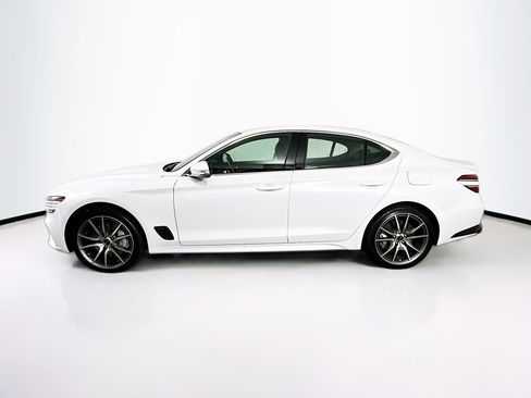 Used 2025 Genesis G70 2.5T image 4