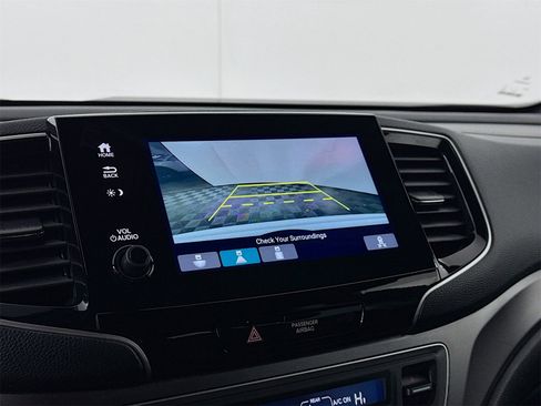 Used 2022 Honda Pilot Sport image 11