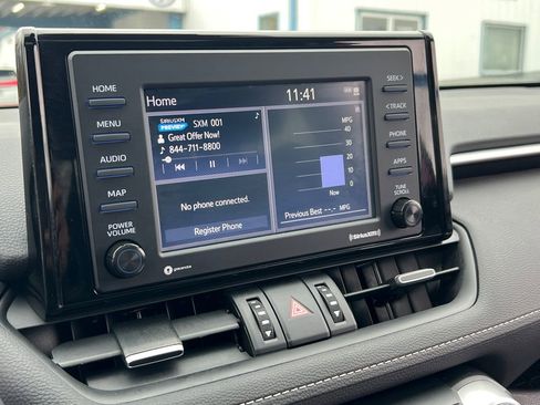 Used 2020 Toyota RAV4 XLE Premium image 20