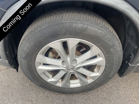 Used 2016 Nissan Rogue SV FWD image 35
