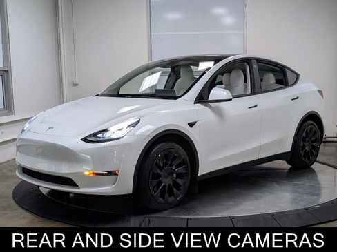 Used 2022 Tesla Model Y Long Range image 4