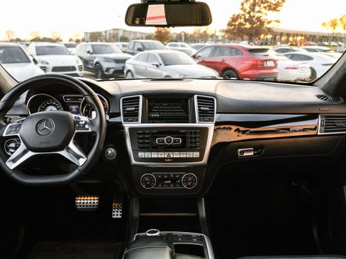 Used 2015 Mercedes-Benz GL 63 AMG 4MATIC w/ Accessory Chrome Package image 14