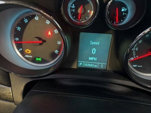 Used 2015 Buick Encore FWD image 16
