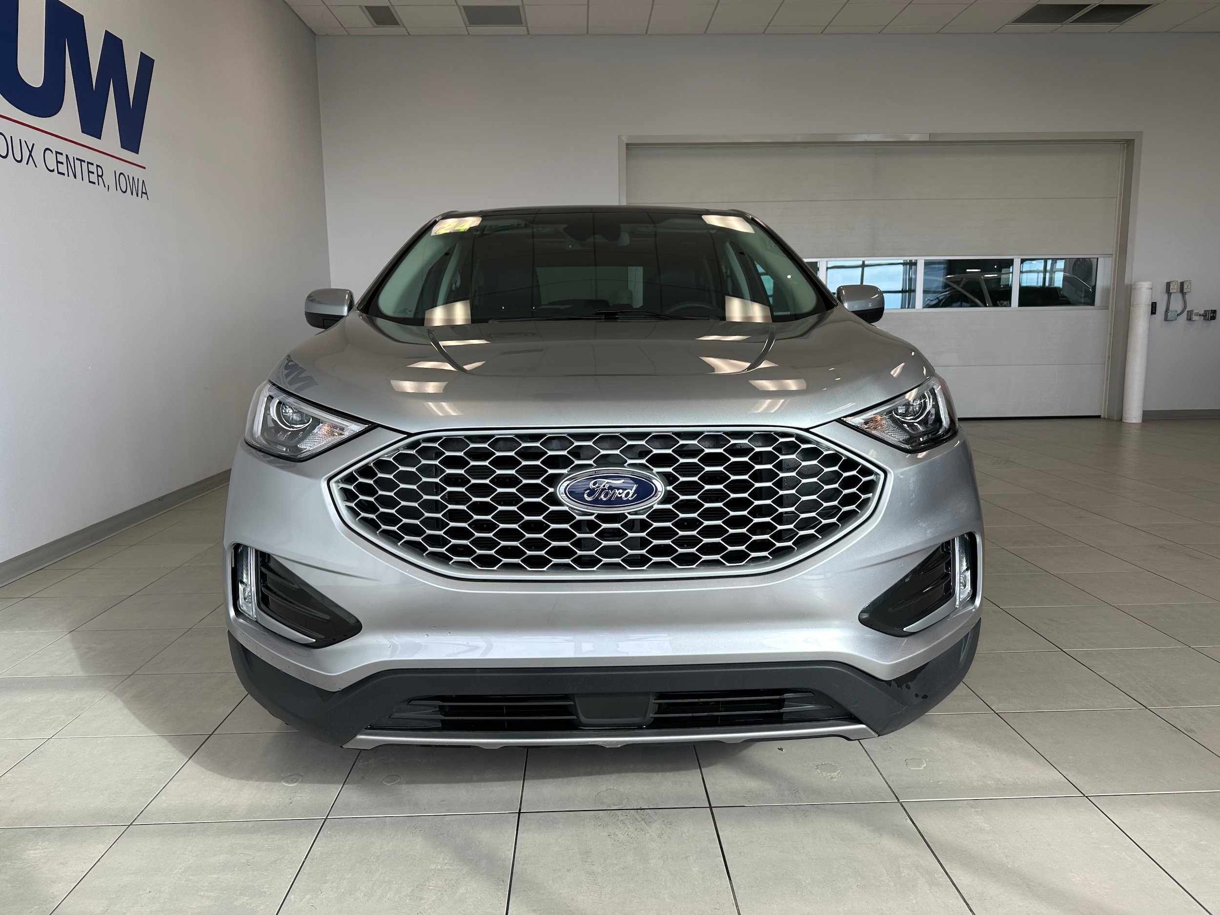 Used 2024 Ford Edge SEL w/ Convenience Package AWD/4WD image 3