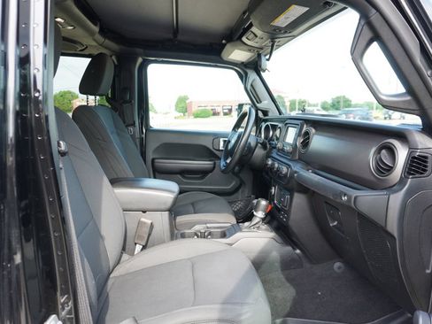 Used 2021 Jeep Gladiator Sport AWD/4WD image 9