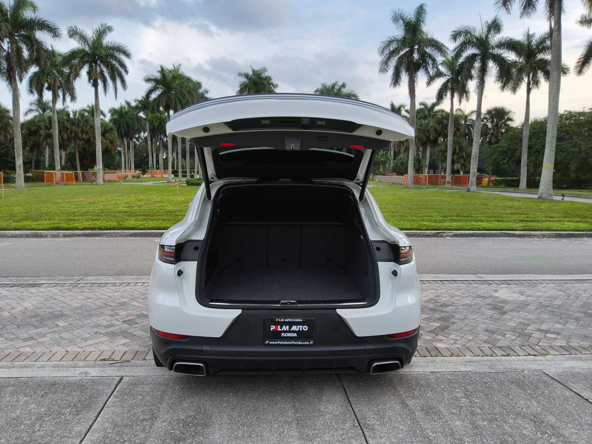 Used 2021 Porsche Cayenne Coupe AWD/4WD image 19