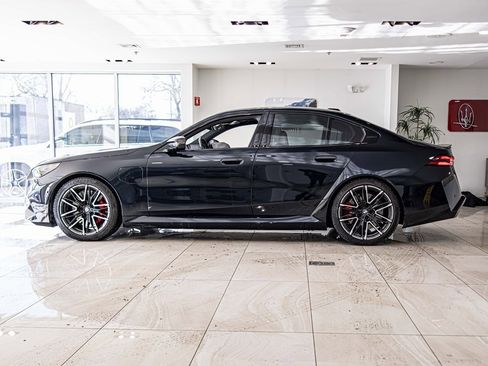 Used 2025 BMW M5 w/ Carbon Package image 6