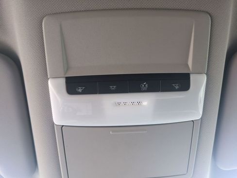Used 2023 Nissan Rogue S FWD image 19