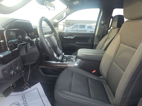 Used 2024 Chevrolet Silverado 1500 LT Trail Boss w/ Protection Package AWD/4WD image 7