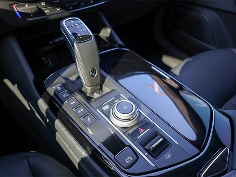 Used 2022 Maserati Levante Modena image 19