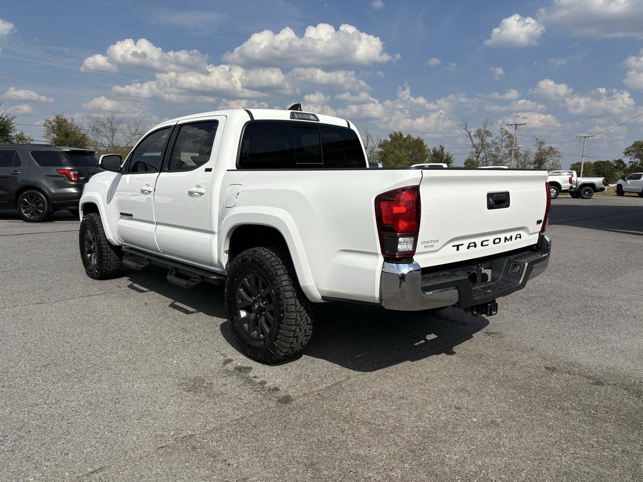 Used 2023 Toyota Tacoma SR5 RWD image 5