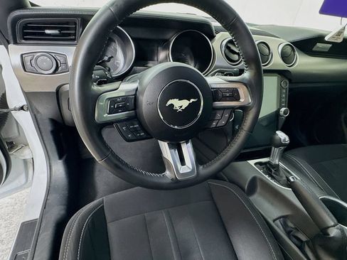 Used 2022 Ford Mustang GT RWD image 11