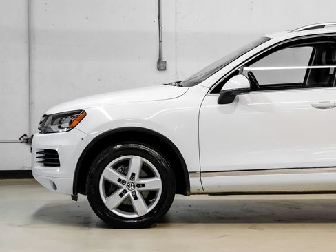 Used 2014 Volkswagen Touareg VR6 AWD/4WD image 17