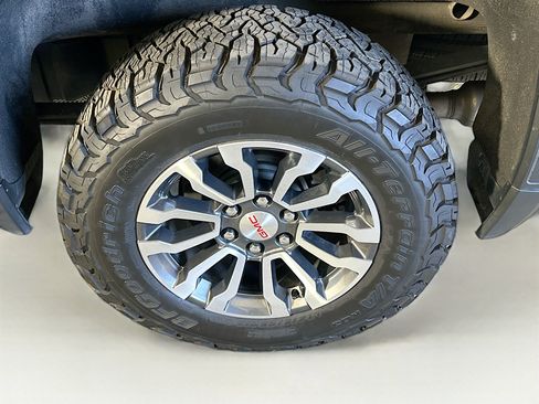 Used 2019 GMC Sierra 1500 AT4 w/ AT4 Premium Package AWD/4WD image 11