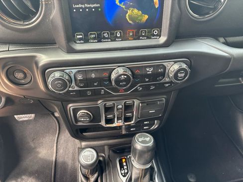 Used 2020 Jeep Wrangler Unlimited Sahara image 20