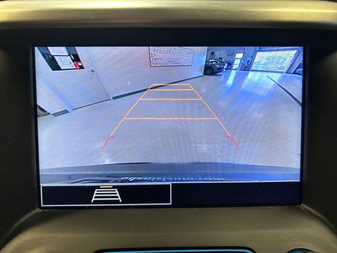 Used 2020 GMC Acadia SLE w/ Driver Convenience Package FWD image 16
