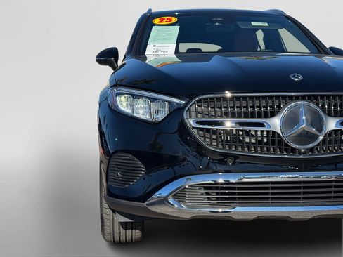 Certified 2025 Mercedes-Benz GLC 300 image 11