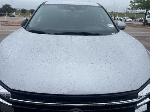 Used 2024 Nissan Rogue SV FWD image 3