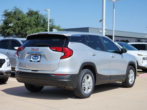Used 2021 GMC Terrain SLE FWD image 3