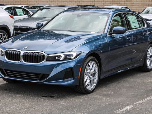 New 2026 BMW 330i Sedan w/ Convenience Package RWD image 3