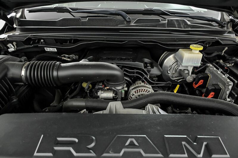 Used 2019 RAM 1500 Laramie AWD/4WD image 12