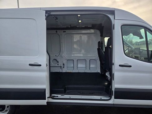 New 2026 Ford Transit 250 148 Medium Roof RWD image 9