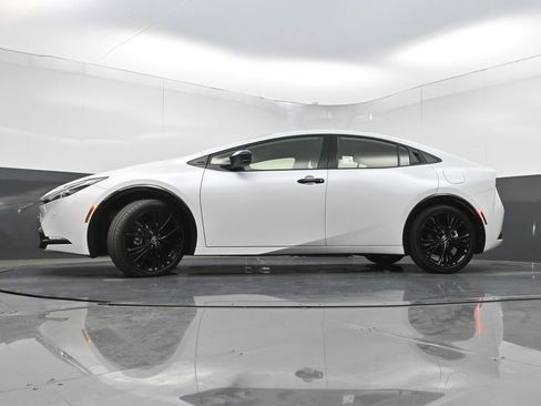 Used 2026 Toyota Prius FWD image 29