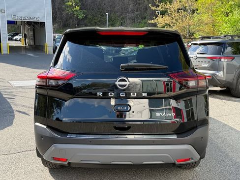Used 2023 Nissan Rogue SV AWD/4WD image 5