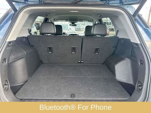 Used 2024 GMC Terrain SLT image 11