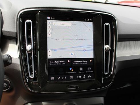 New 2026 Volvo XC40 B5 Plus w/ Protection Package Premier image 24