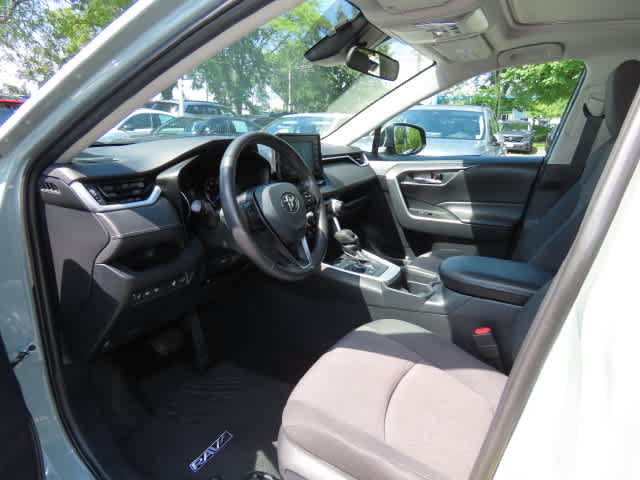 Used 2019 Toyota RAV4 XLE w/ Convenience Package AWD/4WD image 2