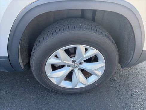 Used 2019 Volkswagen Atlas SE w/ Towing Package AWD/4WD image 2