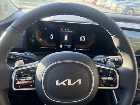 New 2026 Kia Carnival EX image 12