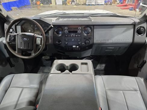 Used 2016 Ford F450 XL w/ XL Value Package AWD/4WD image 9