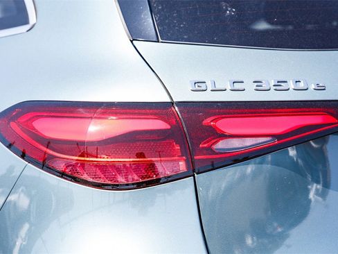 New 2025 Mercedes-Benz GLC 350e 4MATIC image 8