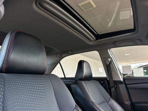 Used 2015 Toyota Camry SE w/ Moonroof Package FWD image 15