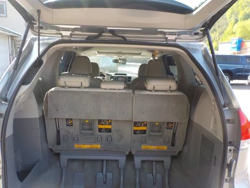 Used 2014 Toyota Sienna XLE AWD/4WD image 15