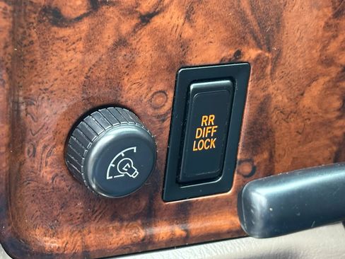 Used 2000 Toyota 4Runner Limited image 38