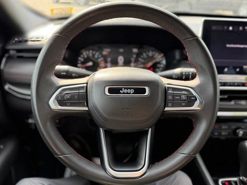 Used 2024 Jeep Compass Trailhawk AWD/4WD image 9