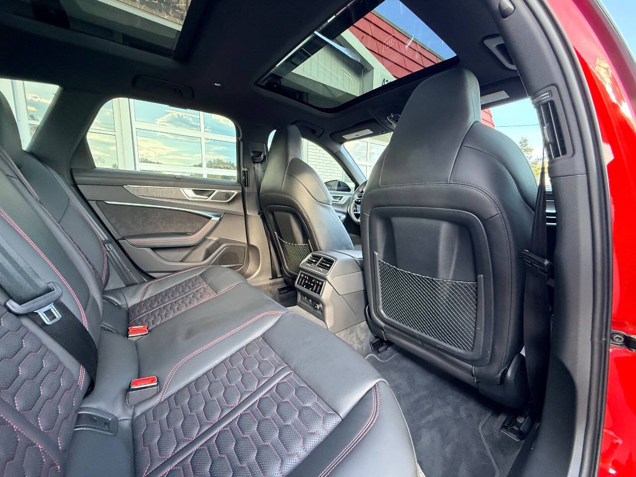 Used 2021 Audi RS 6 AWD/4WD image 37
