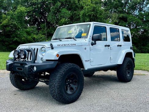 Used 2016 Jeep Wrangler Unlimited Rubicon w/ Dual Top Group AWD/4WD image 2